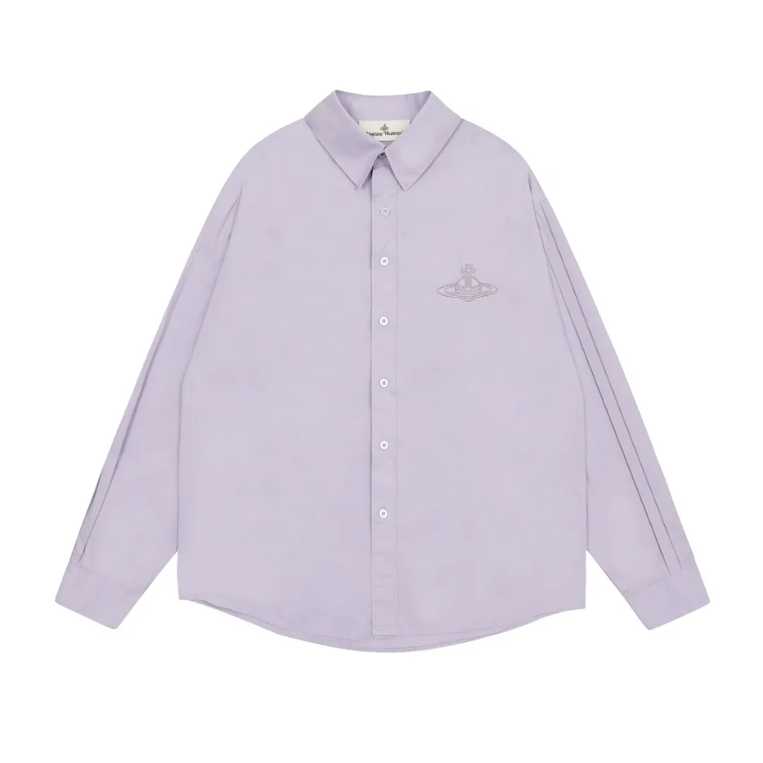 vivienne west wood The Queen Mother of the West Vivienne Heavy-duty patchwork old-style washed embroidered shirt Four seasons style Heavy-duty embroidery patch washing design on the back Very beautiful and unique Sleeve folding design with high workmanship Expanded arc design at the hem Loose and casual, slimming 5 color combinations are very versatile Correct accessories in the whole series Every detail is completely restored Straight to the full color Color: Eucalyptus green Sky blue Taro purple Pink White Size: S M L